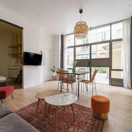 Apartment Parisuites Canal Saint Martin Chic & Design & Cosy Paris